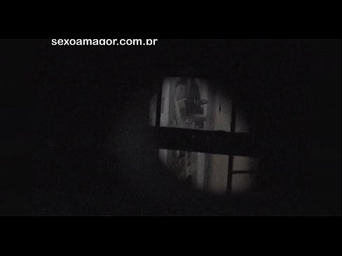 ❤️ Ξανθιά κοπέλα βιντεοσκοπήθηκε κρυφά από ηδονοβλεψία της γειτονιάς κρυμμένο πίσω από κούφια τούβλα ️❌ Γαμημένο βίντεο ❌❤